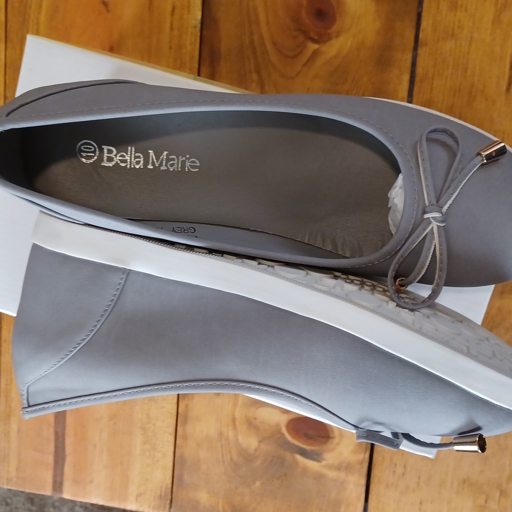 Shoes - Picture 7 of 8